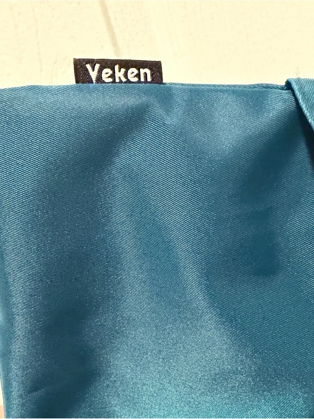 Veken Travel bag w/zipper Like New